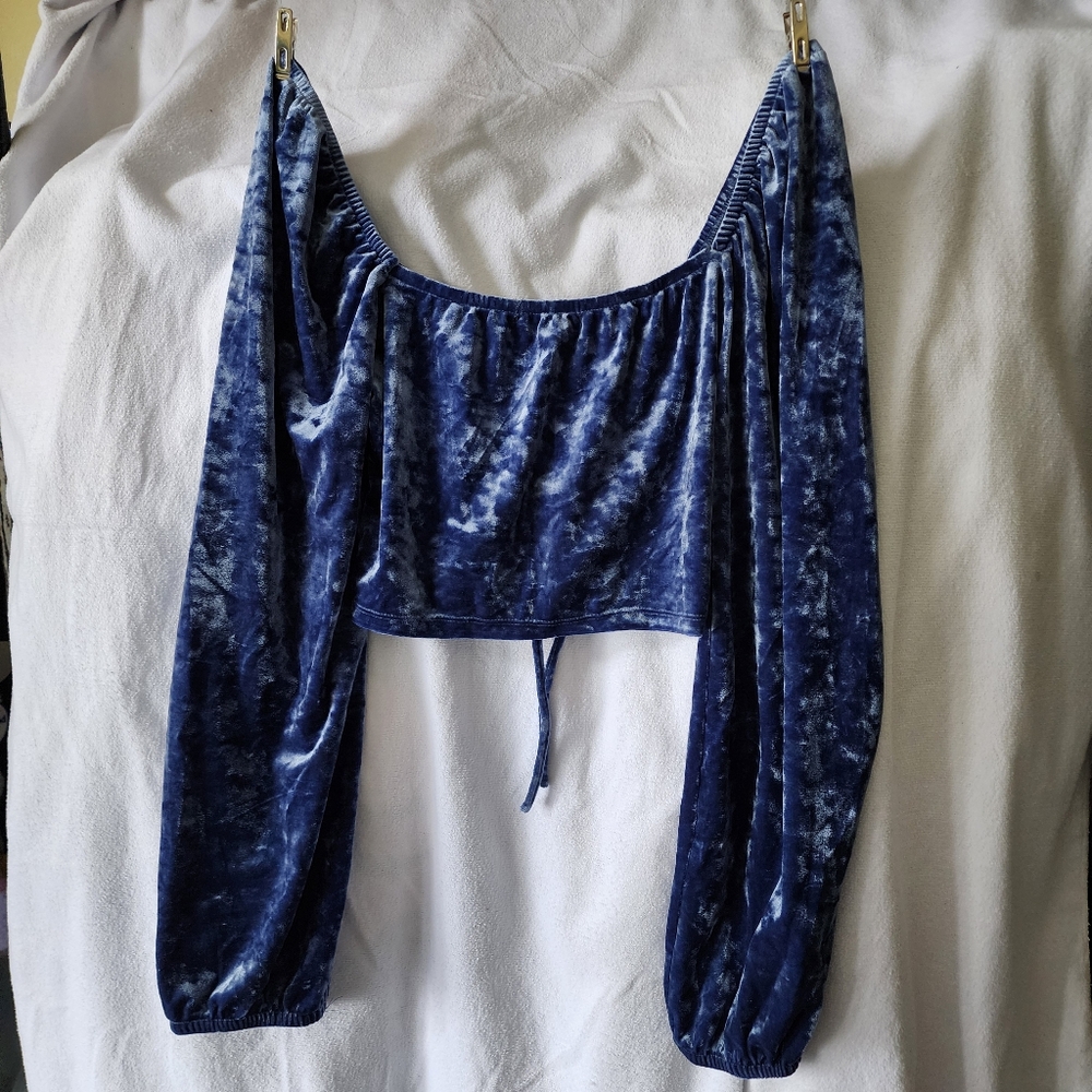 π Blue Velvet Bell Sleeve Top - Picture 4 of 6